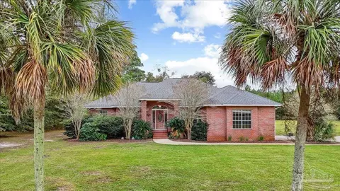 Exterior - 5557 Bay Meadows Dr, Milton, FL 32583 photo 5 of 6