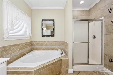 Bath - 5557 Bay Meadows Dr, Milton, FL 32583 photo 2 of 3