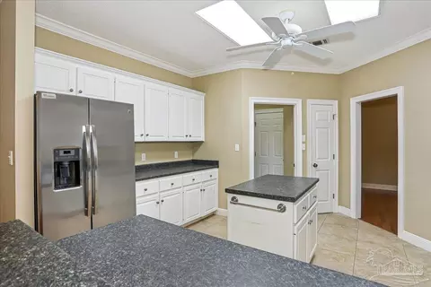 Kitchen - 5557 Bay Meadows Dr, Milton, FL 32583 photo 3 of 4