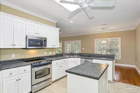 Kitchen - 5557 Bay Meadows Dr, Milton, FL 32583 photo 4 of 4