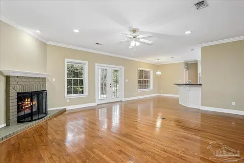 Living - 5557 Bay Meadows Dr, Milton, FL 32583 photo 5 of 7