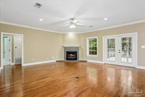 Living - 5557 Bay Meadows Dr, Milton, FL 32583 photo 3 of 7