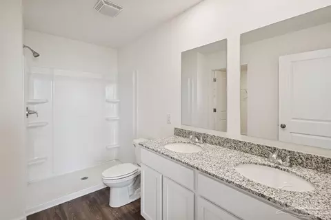 Bath - 3422 Shell Rd, Jay, FL 32565 photo 2 of 3