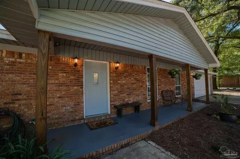 Exterior - 6485 Hamilton Bridge Rd, Milton, FL 32570 photo 2 of 7