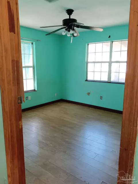 Bedroom - 5721 Pine Dr, Milton, FL 32583 photo 1 of 3