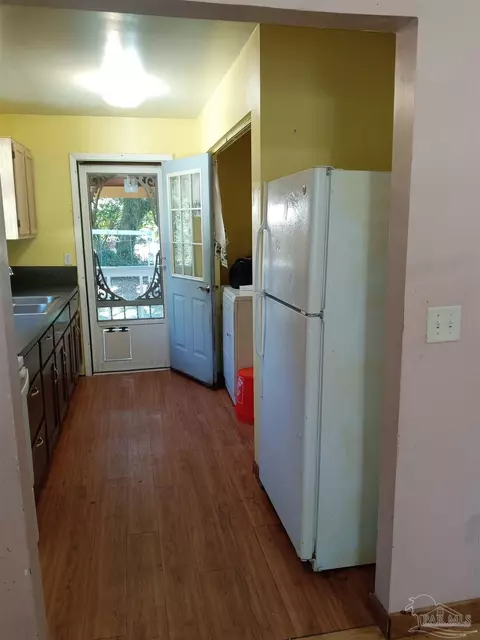 Kitchen - 5721 Pine Dr, Milton, FL 32583 photo 2 of 2