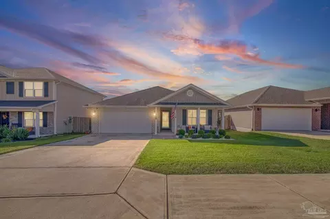 5517 Galahad Trl, Milton, FL 32583