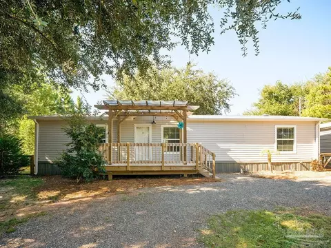 5612 Monument Ct, Gulf Breeze, FL 32563