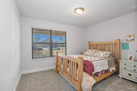 Bedroom - 6117 Parsonage Cir, Milton, FL 32570 photo 6 of 8