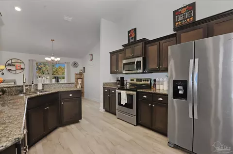 Kitchen - 6117 Parsonage Cir, Milton, FL 32570 photo 2 of 2