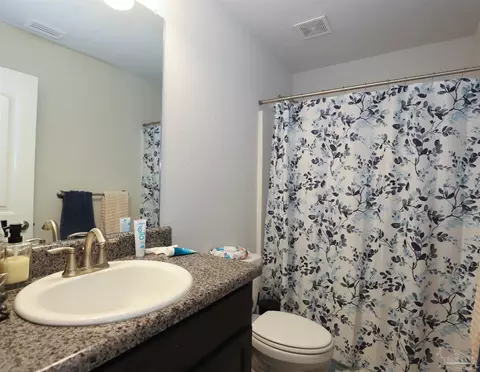 Bath - 6117 Parsonage Cir, Milton, FL 32570 photo 3 of 3