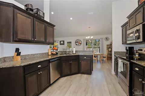 Kitchen - 6117 Parsonage Cir, Milton, FL 32570 photo 1 of 2