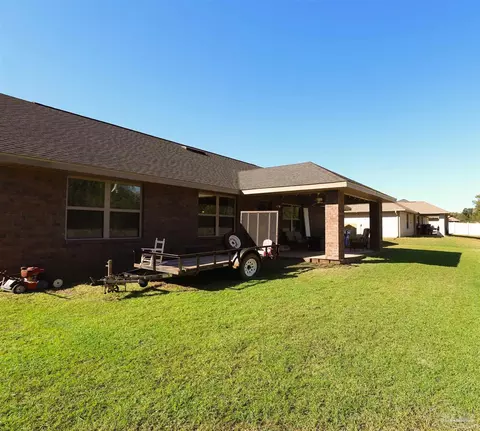 Exterior - 6117 Parsonage Cir, Milton, FL 32570 photo 3 of 3