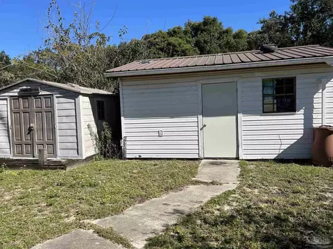 4574 Simpson St, Milton, FL 32583 photo 3