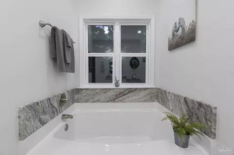 Bath - 6879 Joyce Dr, Milton, FL 32570 photo 3 of 4