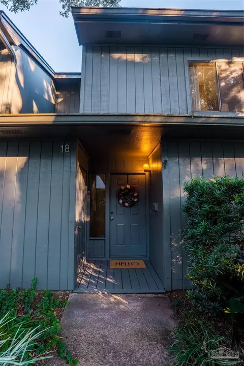 18 Hillbrook Way, Pensacola, FL 32503