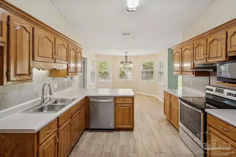 4400 Amberwood Cir, Pace, FL 32571 photo 8