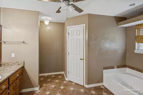4400 Amberwood Cir, Pace, FL 32571 photo 16