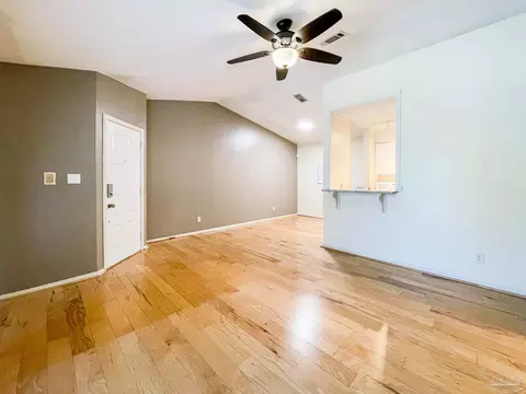 601 E Burgess #E4, Pensacola, FL 32504