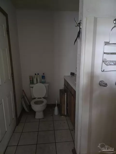 Bath - 746 Tate Rd, Cantonment, FL 32533 photo 5 of 5