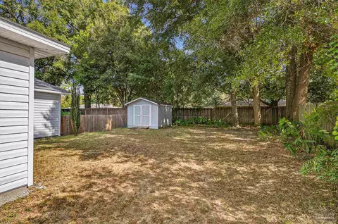 Exterior - 5898 Cedar Tree Dr, Milton, FL 32570 photo 8 of 8