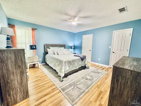 Bedroom - 5898 Cedar Tree Dr, Milton, FL 32570 photo 2 of 9