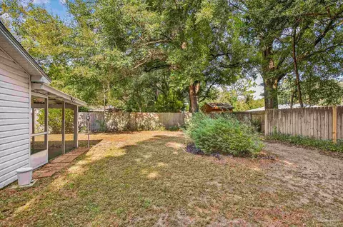 Exterior - 5898 Cedar Tree Dr, Milton, FL 32570 photo 6 of 8