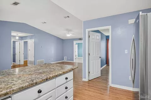 Entry Way - 5898 Cedar Tree Dr, Milton, FL 32570 photo 3 of 4