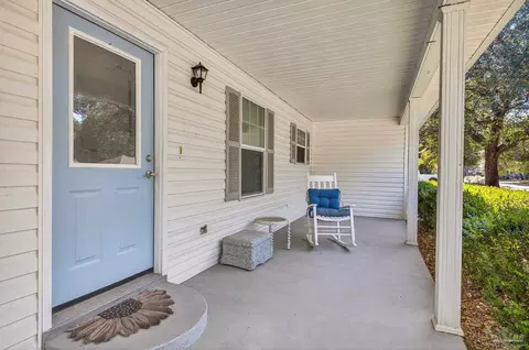 Exterior - 5898 Cedar Tree Dr, Milton, FL 32570 photo 2 of 8
