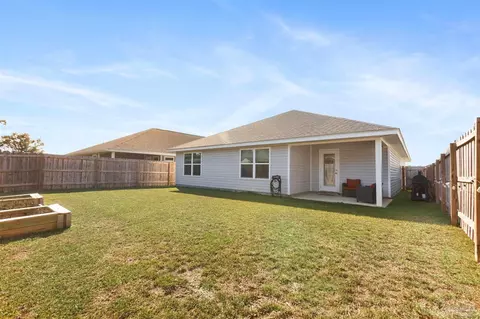 Exterior - 4352 White Birch Ct, Pace, FL 32571 photo 4 of 5