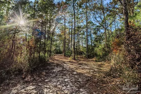 4 Walling Rd # A, Milton, FL 32570