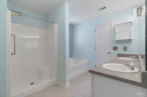 Bath - 4825 Broadleaf Dr, Pace, FL 32571 photo 4 of 7
