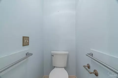 Bath - 4825 Broadleaf Dr, Pace, FL 32571 photo 5 of 7