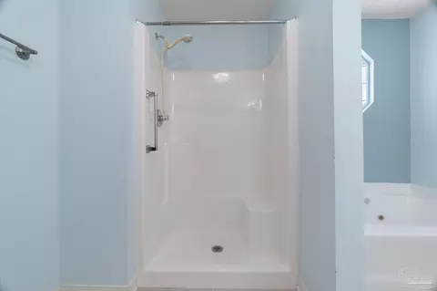 Bath - 4825 Broadleaf Dr, Pace, FL 32571 photo 3 of 7