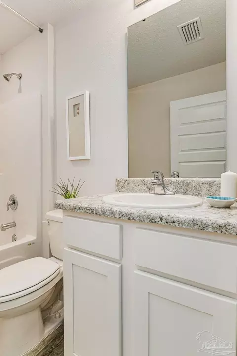 Bath - 6461 Firefly Dr, Milton, FL 32583 photo 3 of 5