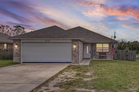 8505 Carlos St, Navarre, FL 32566