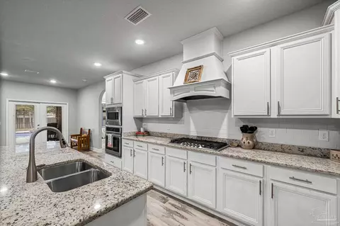 Kitchen - 2772 Elkhorn Dr, Pace, FL 32571 photo 4 of 6