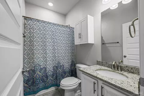 Bath - 2772 Elkhorn Dr, Pace, FL 32571 photo 2 of 3