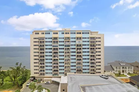 825 Bayshore Dr #700, Pensacola, FL 32507