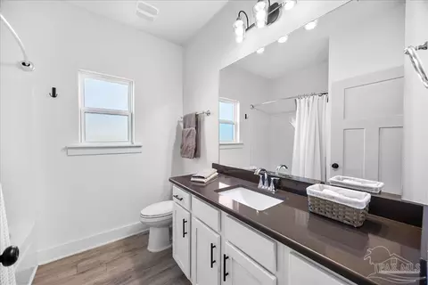 Bath - 6094 Cherry Hill Cir, Pace, FL 32571 photo 5 of 8
