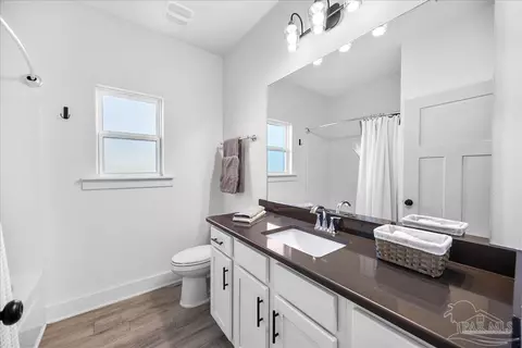 Bath - 6094 Cherry Hill Cir, Pace, FL 32571 photo 6 of 8