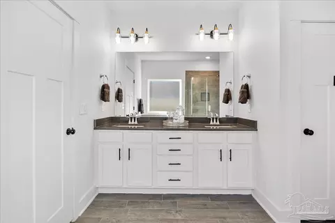 Bath - 6094 Cherry Hill Cir, Pace, FL 32571 photo 3 of 8
