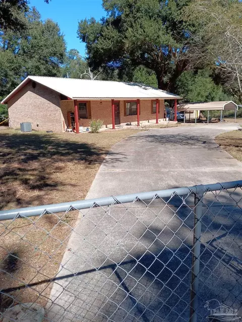 5720 Meadow Rd, Milton, FL 32583