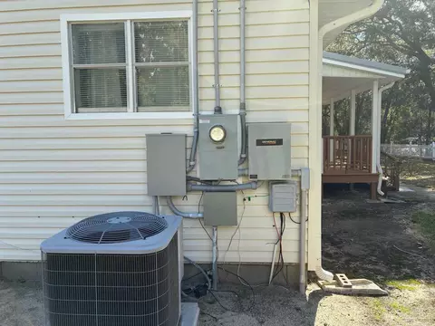 Exterior - 3324 Bonfire Dr, Milton, FL 32583 photo 8 of 8