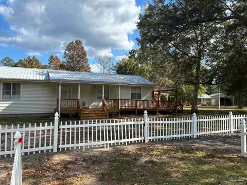 Exterior - 3324 Bonfire Dr, Milton, FL 32583 photo 2 of 8