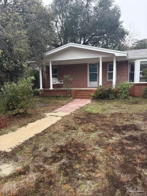 5246 Old River Rd, Baker, FL 32531