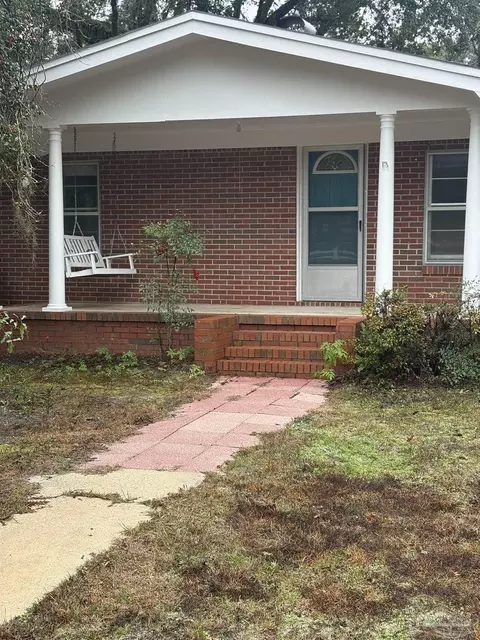 Exterior - 5246 Old River Rd, Baker, FL 32531 photo 2 of 4