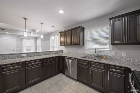 3912 Throne Ct, Milton, FL 32583 photo 3