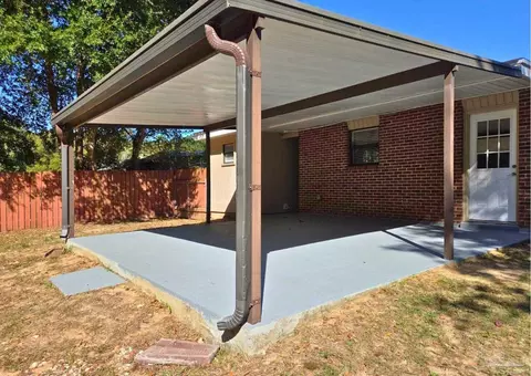 Exterior - 6477 Lark Ave, Milton, FL 32570 photo 3 of 4