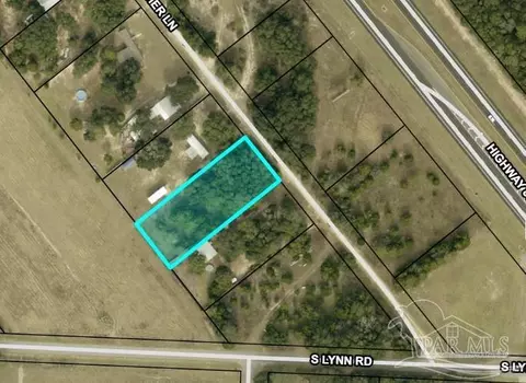 4713 Christopher Ln, Milton, FL 32583